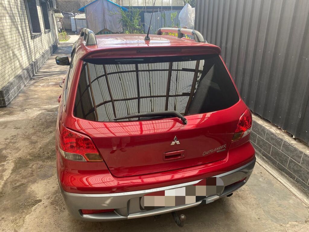 Mitsubishi Outlander: 2004 г., 2.4 л, Автомат, Газ, Кроссовер: фото 4