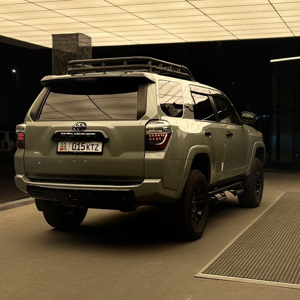 Toyota 4Runner: 2023 г., 4 л, Автомат, Бензин, Внедорожник: фото 4