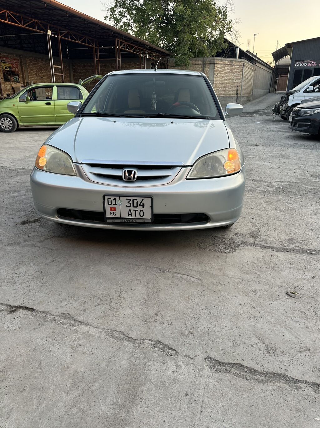 Honda Civic: 2002 г., 1.5 л, Робот, Гибрид, Седан: фото 3