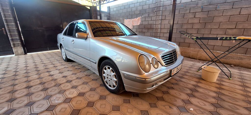 Mercedes-Benz E-Class: 2000 г., 2 л, Автомат, Дизель, Седан: фото 3
