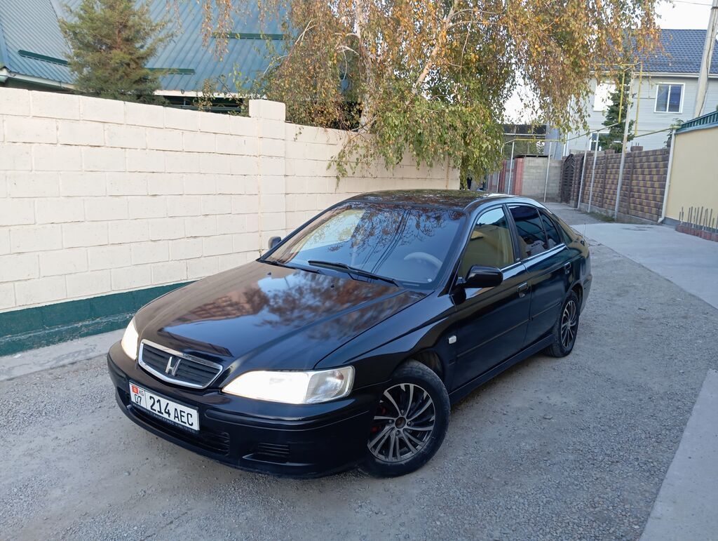 Honda Accord: 2001 г., 1.8 л, Механика, Бензин, Хэтчбэк: фото 3