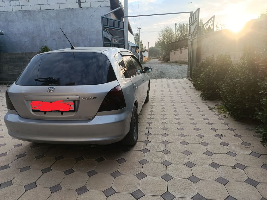 Honda Civic: 2001 г., 1.7 л, Вариатор, Хэтчбэк: фото 6