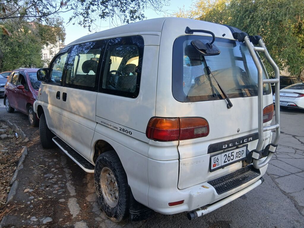 Продам Mitsubishi Delica 1997 г., 2.8 дизель, автомат: фото 3