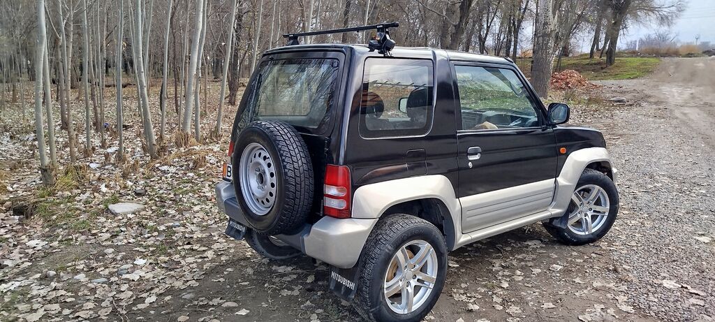 Mitsubishi Pajero Junior: 1996 г., 1.1 л, Автомат, Бензин, Внедорожник: фото 3
