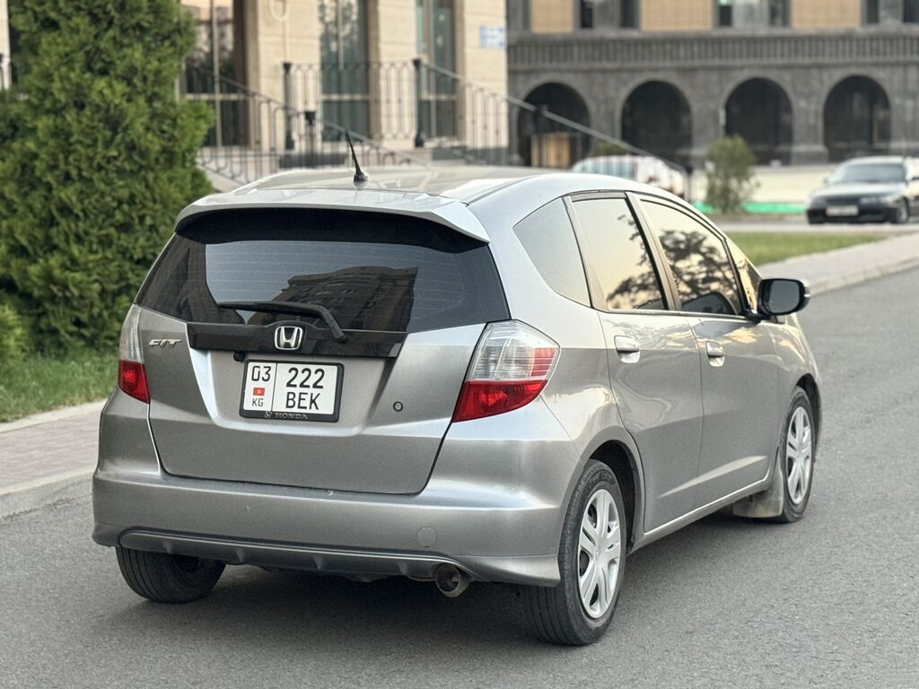 Honda Fit: 2009 г., 1.5 л, Автомат, Бензин, Хэтчбэк: фото 4