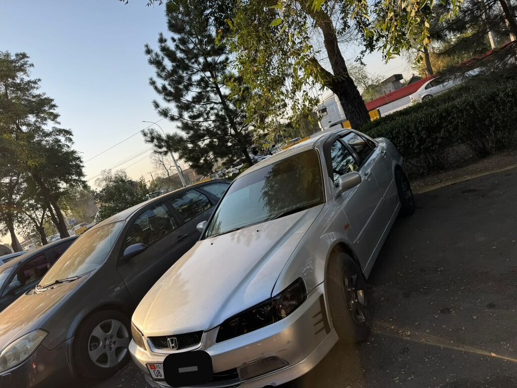 Honda Accord: 2000 г., 1.8 л, Автомат, Бензин, Седан: фото 2