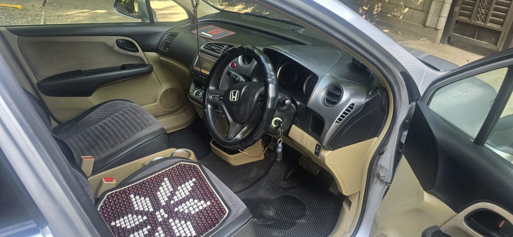 Honda Stream: 2006 г., 2 л, Автомат, Бензин, Минивэн: фото 5