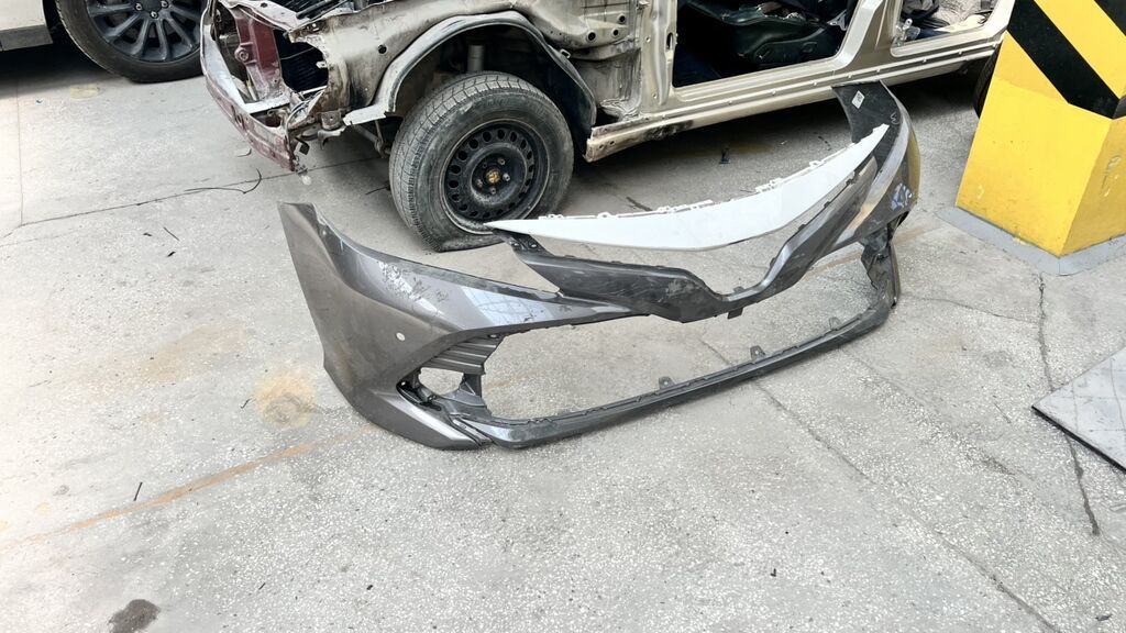 Camry 70 XLE: фото 2