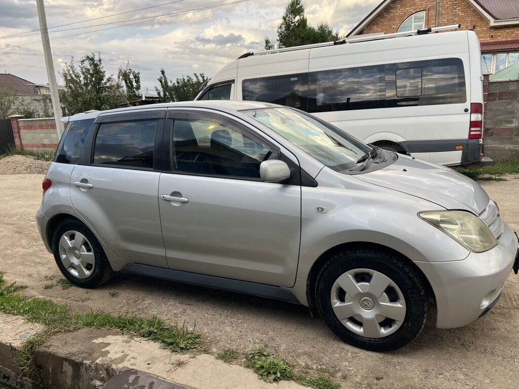 Toyota Ist: 2003 г., 1.5 л, Автомат, Бензин, Хэтчбэк: фото 2