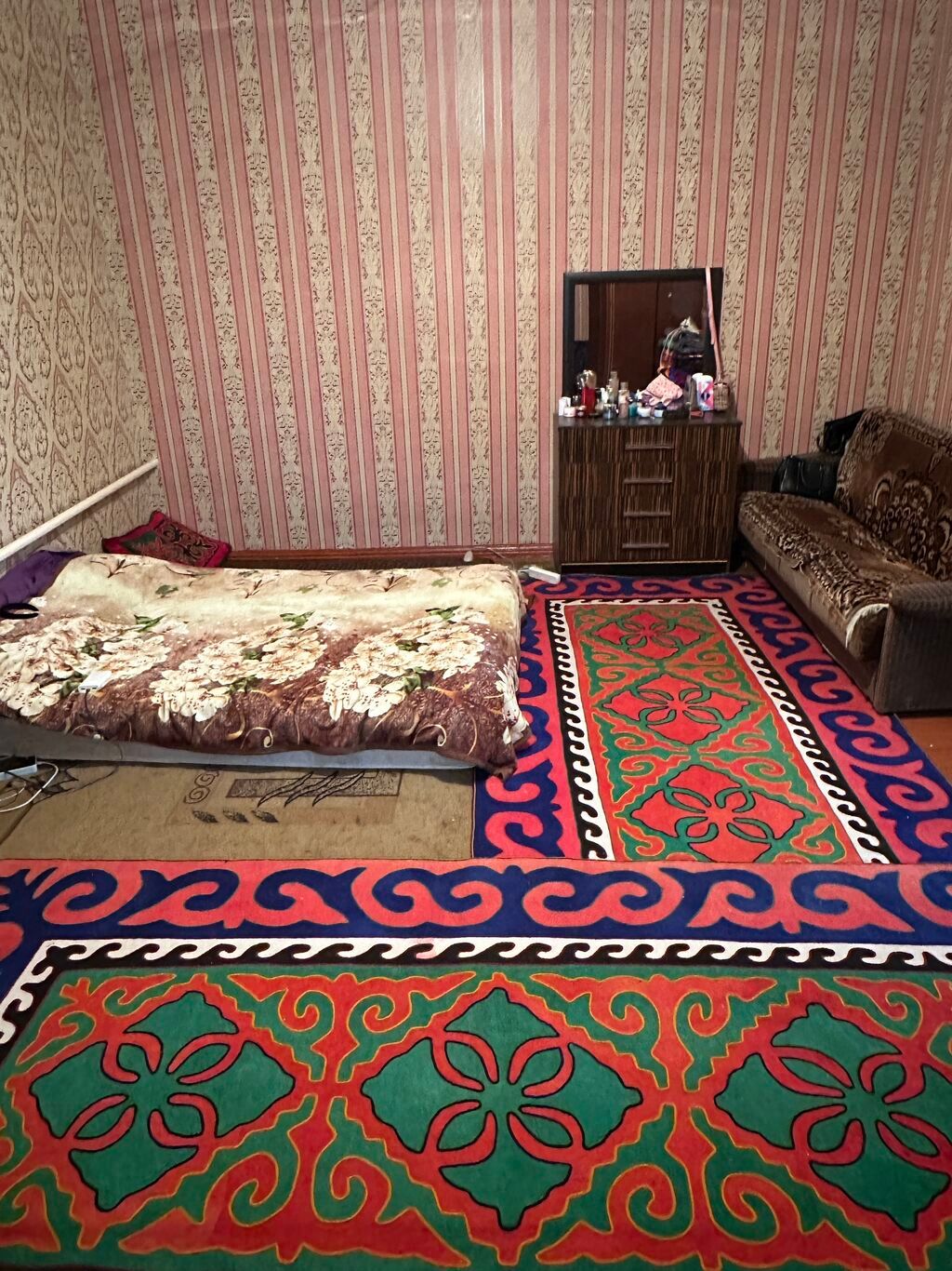 Продаётся 2-этажный дом в элитном районе Киргизия-1! Отличное: фото 8