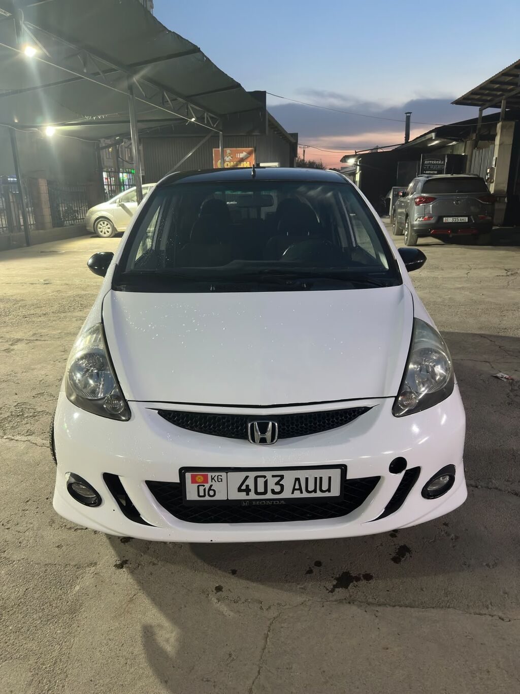 Honda Jazz: 2008 г., 1.4 л, Автомат, Бензин, Хэтчбэк: фото 3