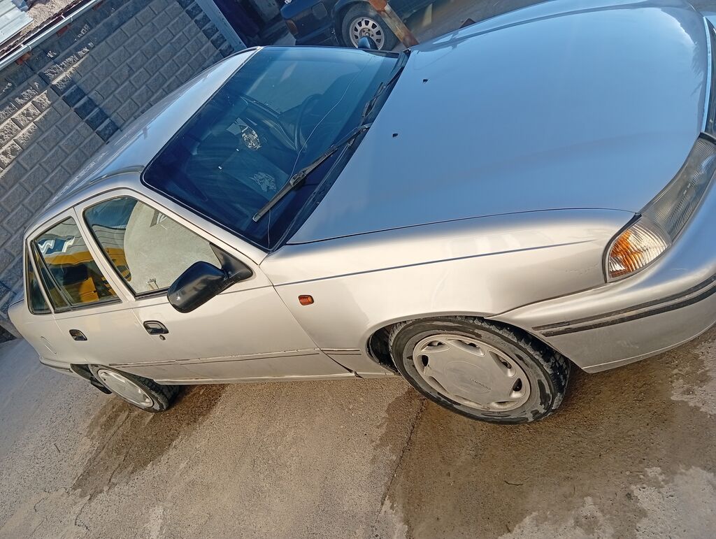Daewoo Nexia: 2004 г., 1.5 л, Механика, Бензин, Седан: фото 5