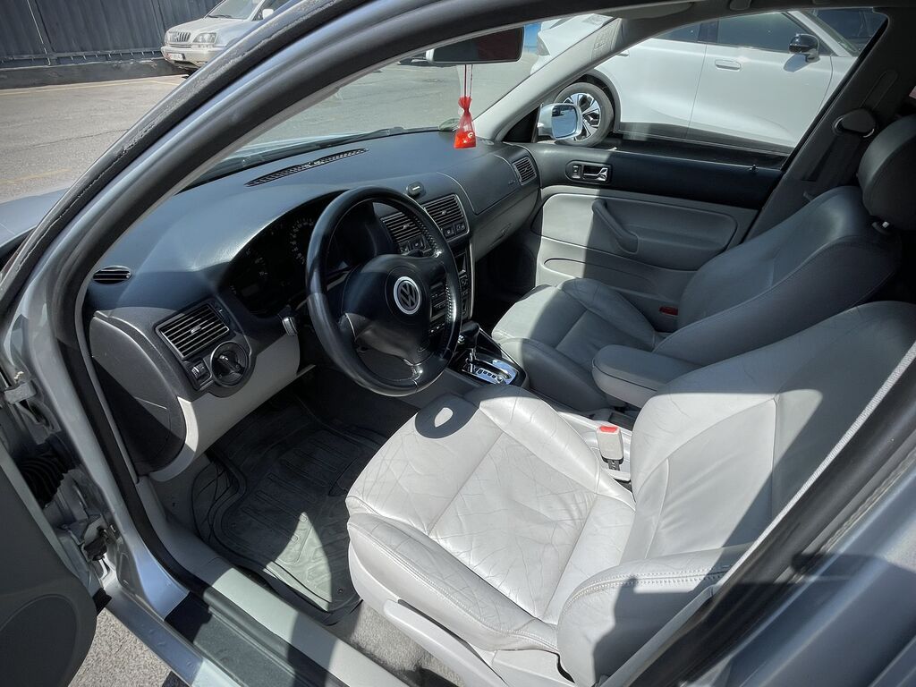 Volkswagen Golf: 2001 г., 1.6 л, Автомат, Бензин, Хэтчбэк: фото 7