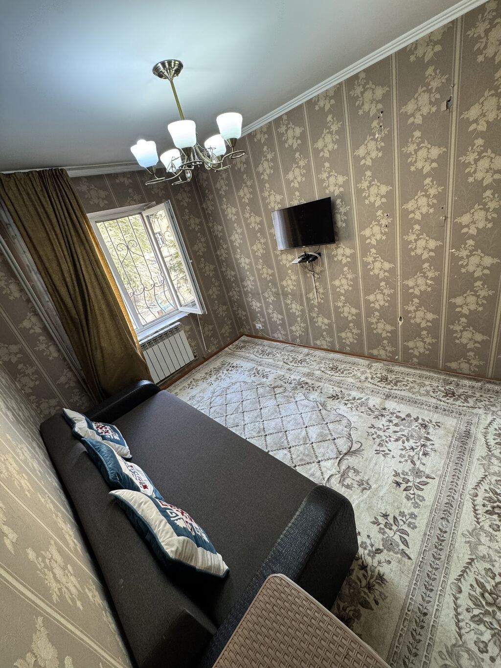 3 комнаты, 78 м², Ак-Тилек мкр., Индивидуалка, 2 этаж, Евроремонт: фото 2