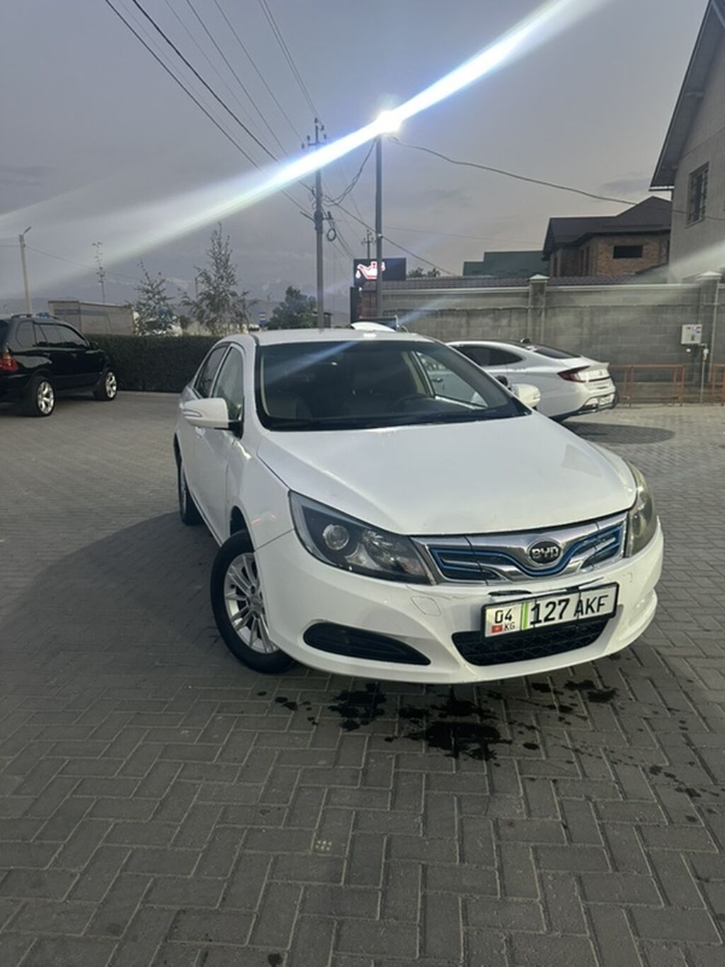 BYD E5: 2019 г., Электромобиль, Седан: фото 1
