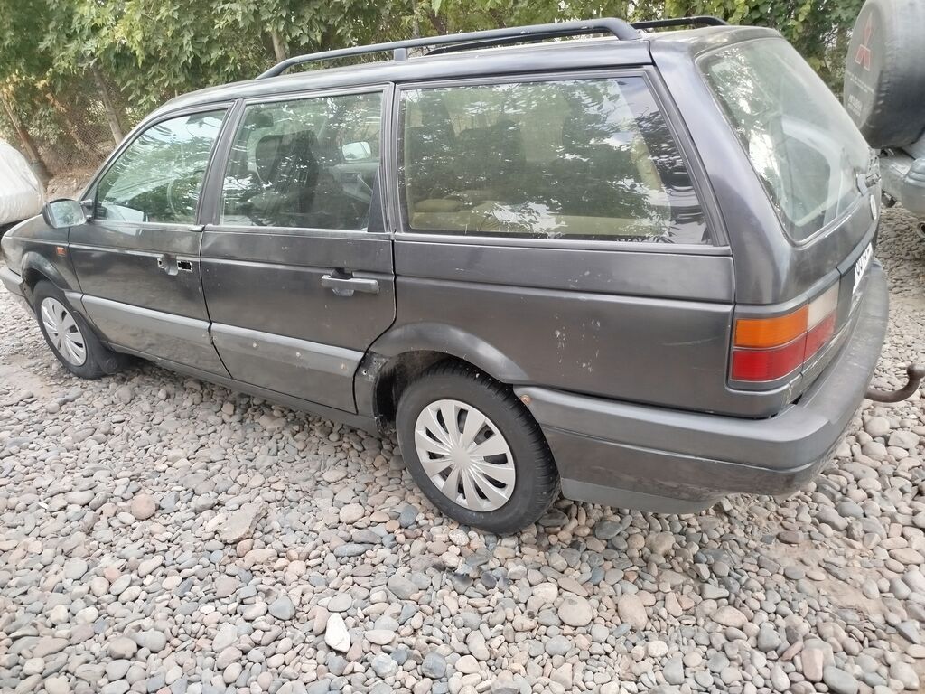 Volkswagen Passat: 1991 г., 1.8 л, Механика, Бензин, Универсал: фото 8