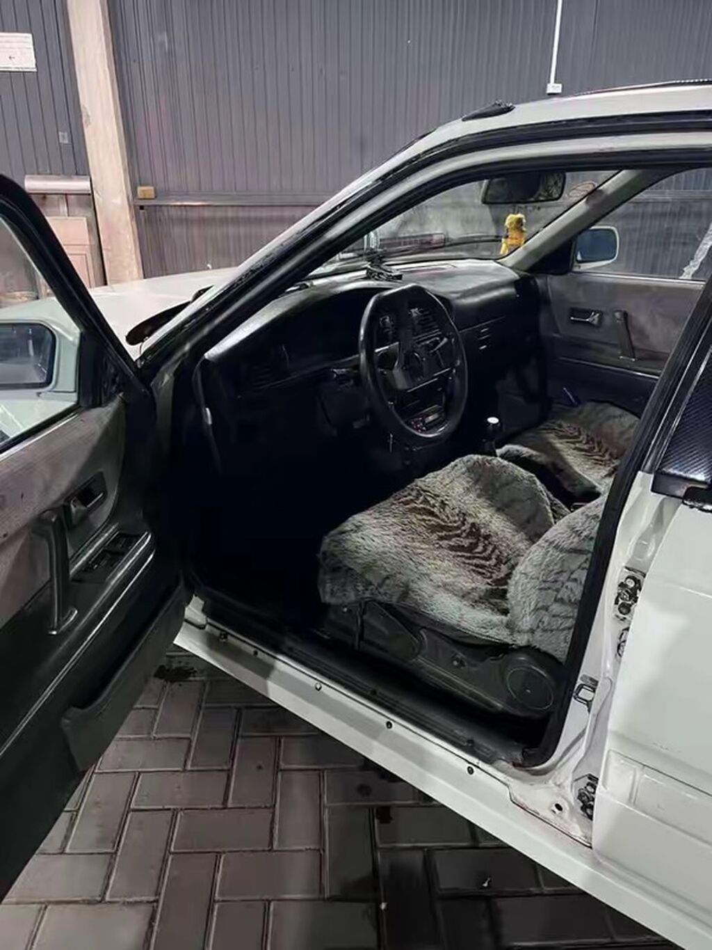 Mazda 626: 1990 г., 2 л, Механика, Бензин, Седан: фото 2