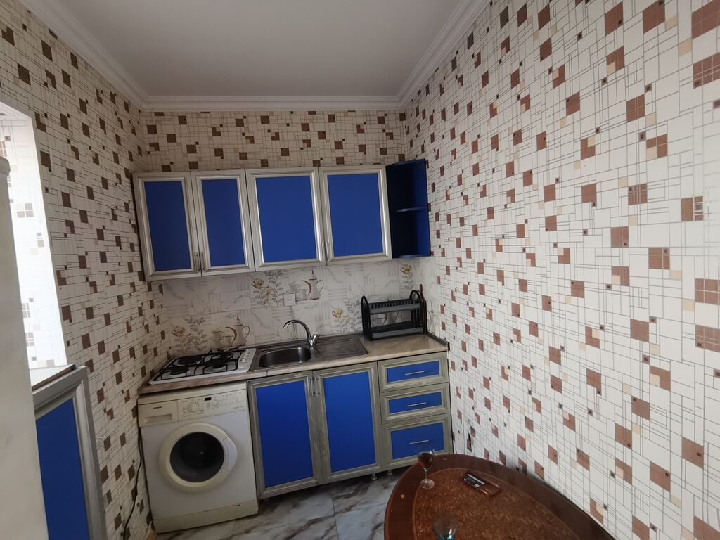 100 kv. m, 3 otaqlı, Kombi, Qaz, İşıq