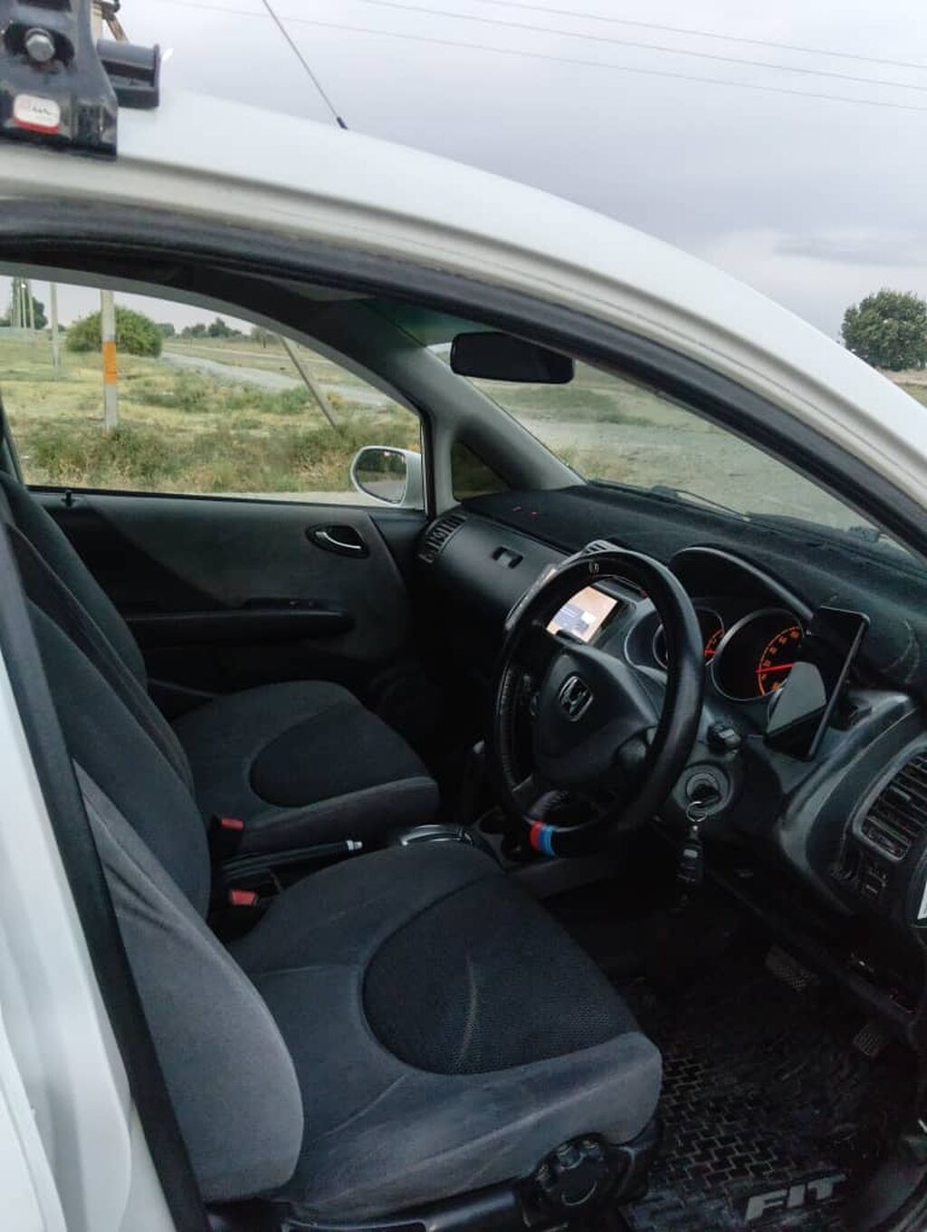 Honda Fit: 2003 г., 1.3 л, Автомат, Бензин, Хэтчбэк: фото 8