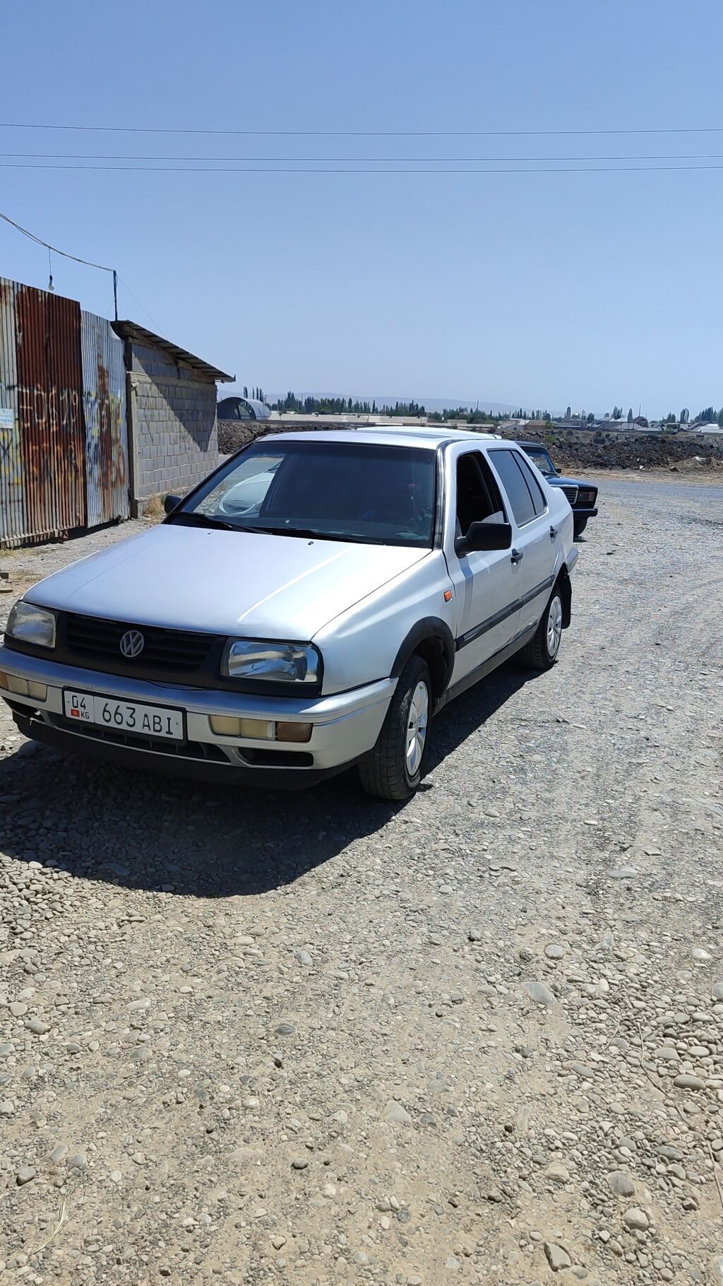 Volkswagen Vento: 1993 г., 1.8 л, Механика, Бензин, Седан: фото 2