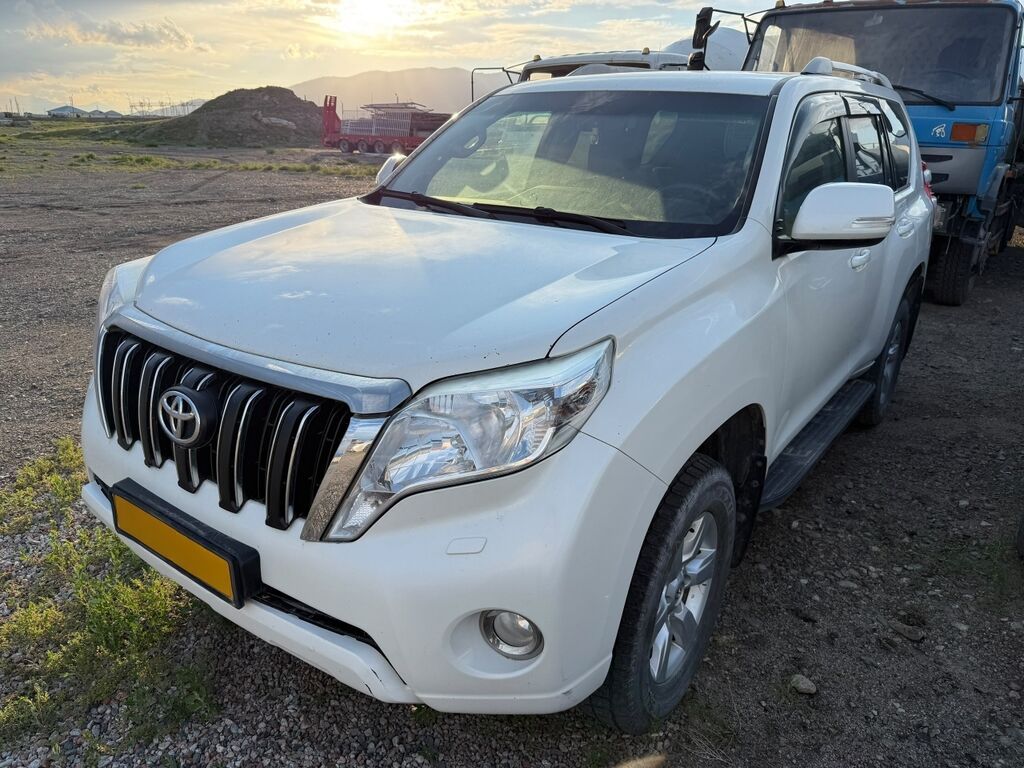 Toyota Land Cruiser Prado: 2015 г., 2.7 л, Автомат, Бензин, Внедорожник — фото 3