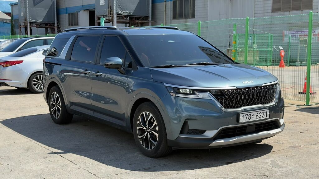 Kia Carnival: 2021 г., 2.2 л, Автомат, Дизель, Минивэн: фото 2