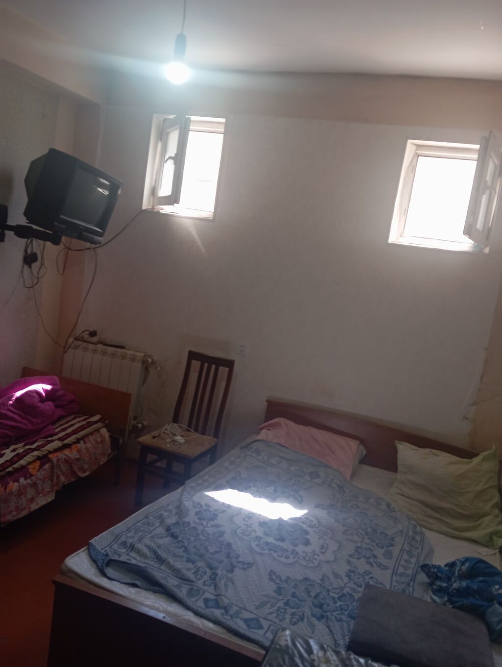 Kirayə üçün sadə, mebellə təmin olunmuş 1 otaqlı yaşayış sahəsi