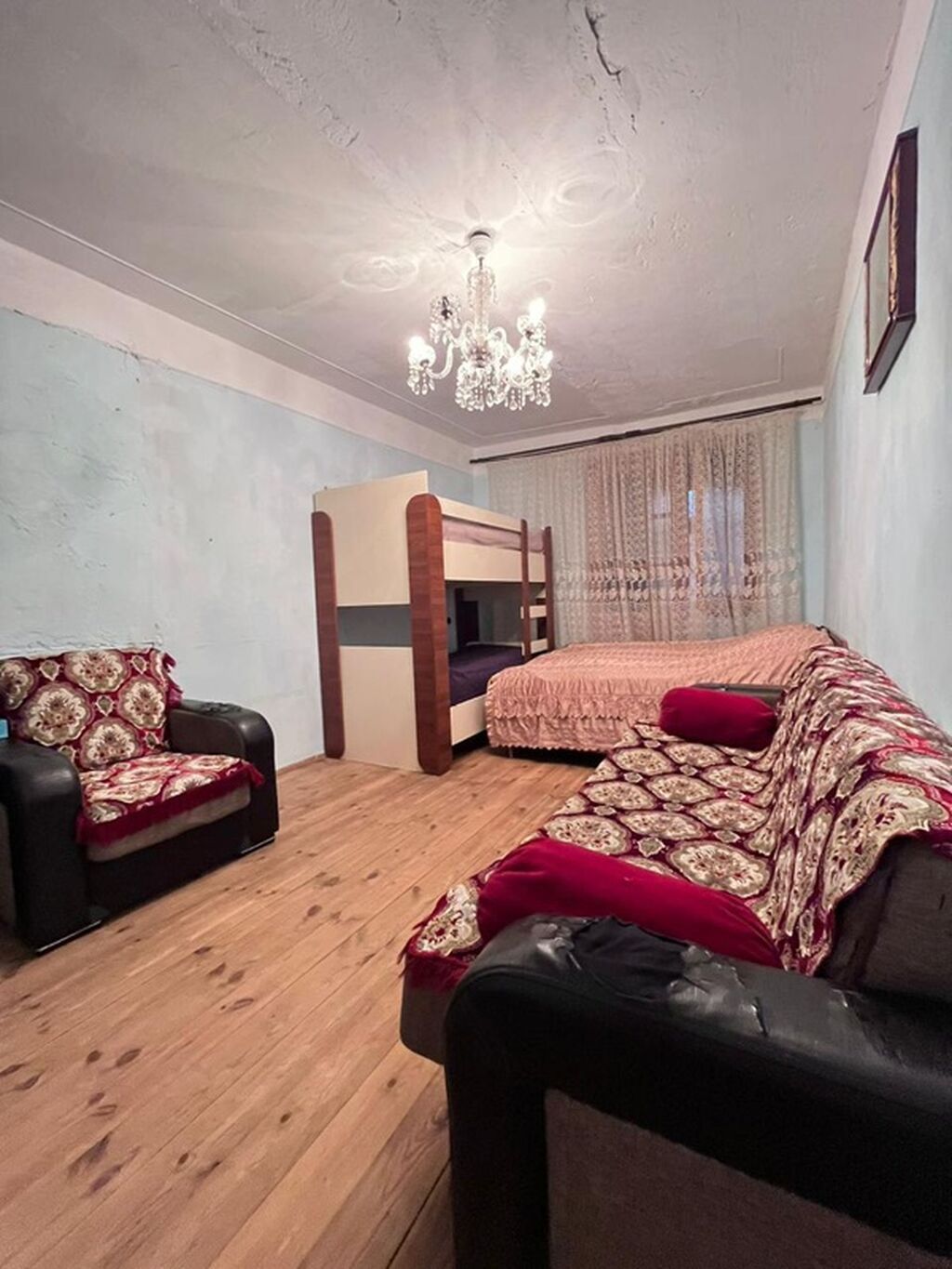 🏠Mənzil çox əlverişli ərazidə yerləşir. Yaşayış üçün olduqca rahatdır