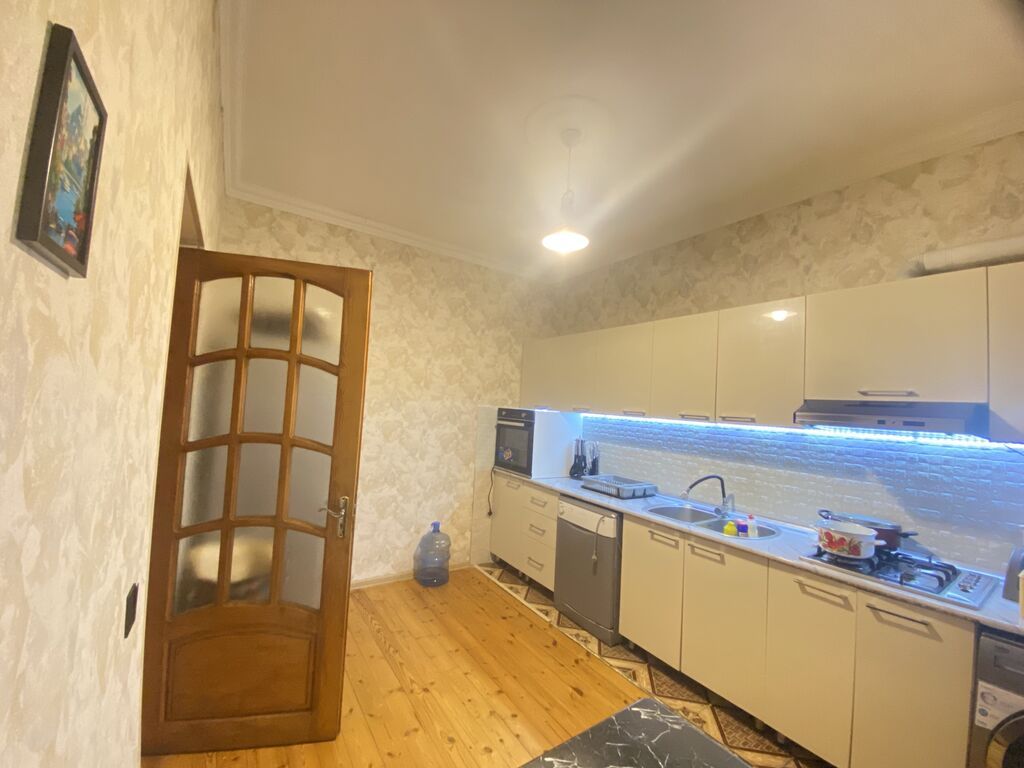 Bakıxanov qəs. 8 otaq, 234 kv. m, Yeni təmirli