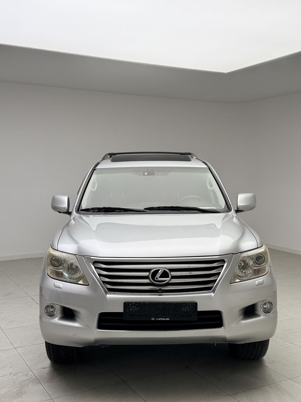 Lexus LX: 2010 г., 5.7 л, Автомат, Бензин, Кроссовер: фото 4