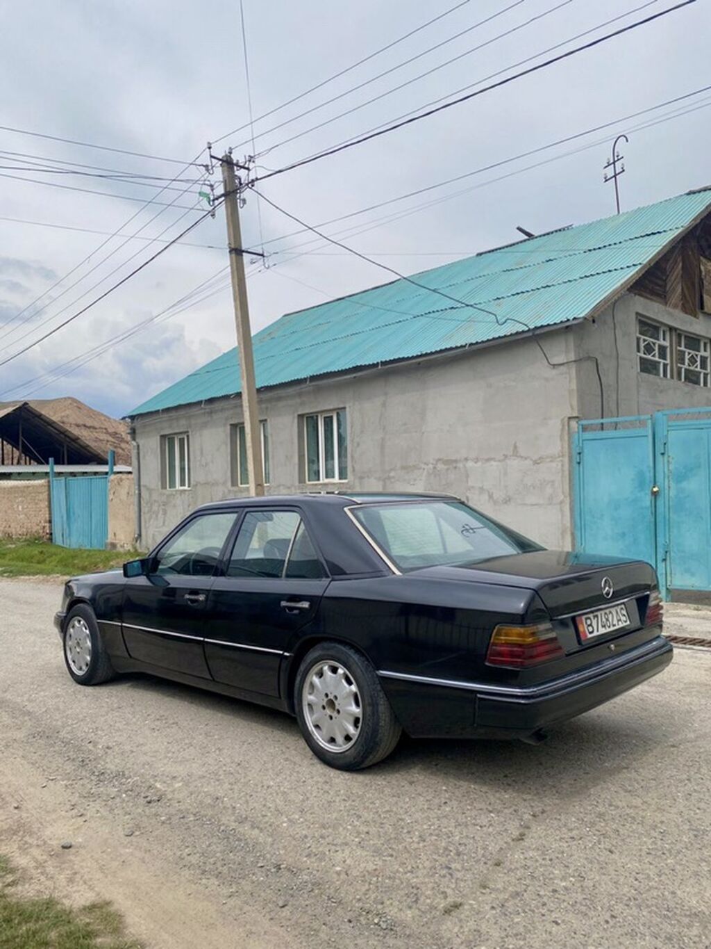 Mercedes-Benz W124: 1993 г., 2 л, Механика, Бензин, Седан: фото 4
