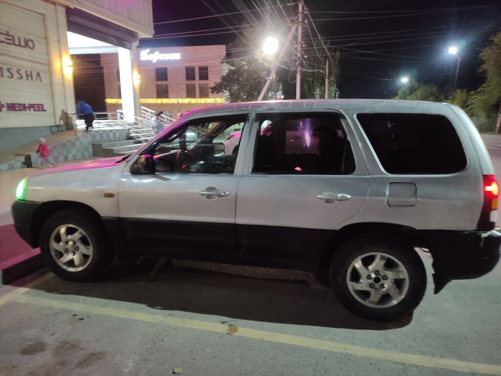 Mazda Tribute: 2002 г., 2 л, Механика, Бензин, Кроссовер: фото 8