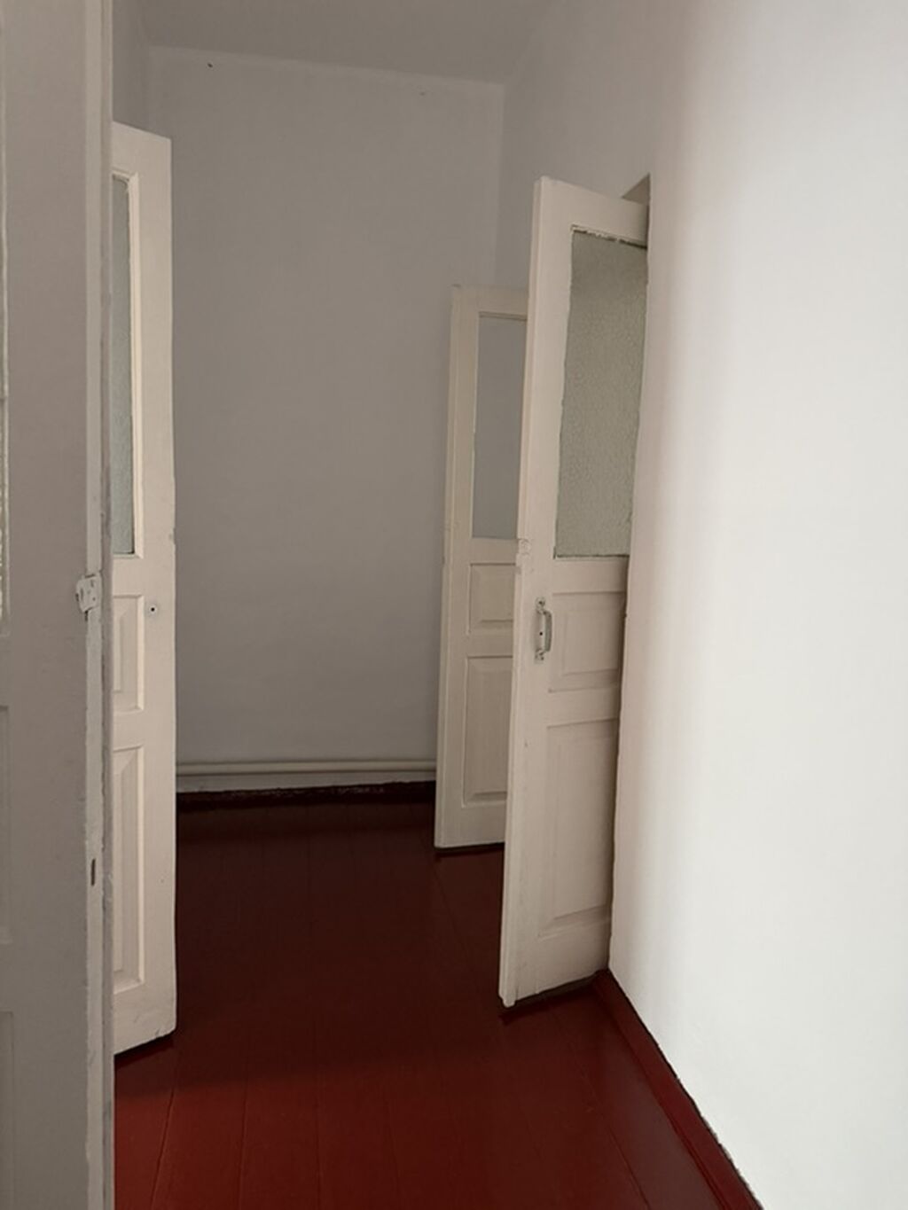 45 м², 3 комнаты, Бронированные двери, Парковка, Подвал, погреб