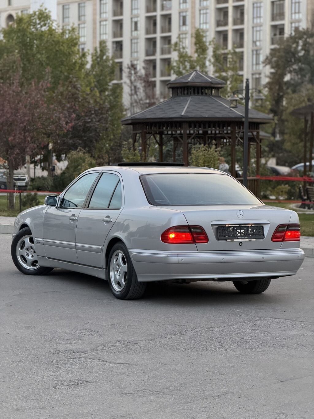 Mercedes-Benz E-Class: 2002 г., 3.2 л, Автомат, Бензин, Седан: фото 4
