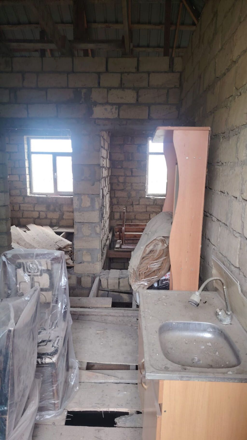 3 otaqlı, 80 kv. m, Təmirsiz