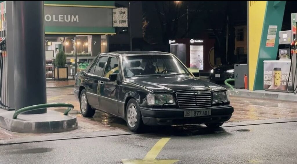 Mercedes-Benz W124: 1994 г., 3.2 л, Автомат, Бензин, Седан: фото 3