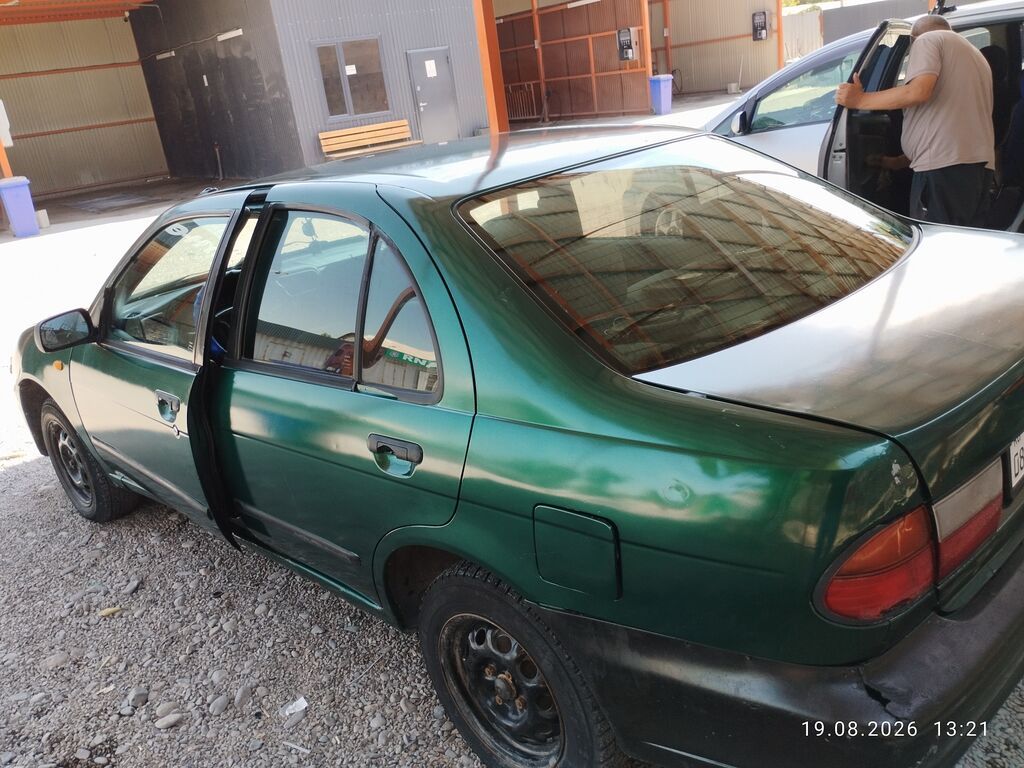 Nissan Almera: 1996 г., 1.6 л, Механика, Бензин, Седан: фото 5