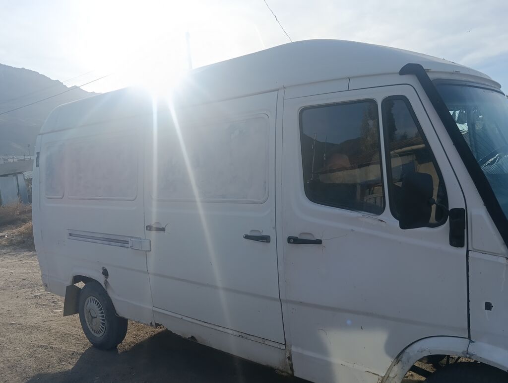 Mercedes-Benz T1: 1990 г., 3 л, Механика, Дизель, Фургон: фото 4