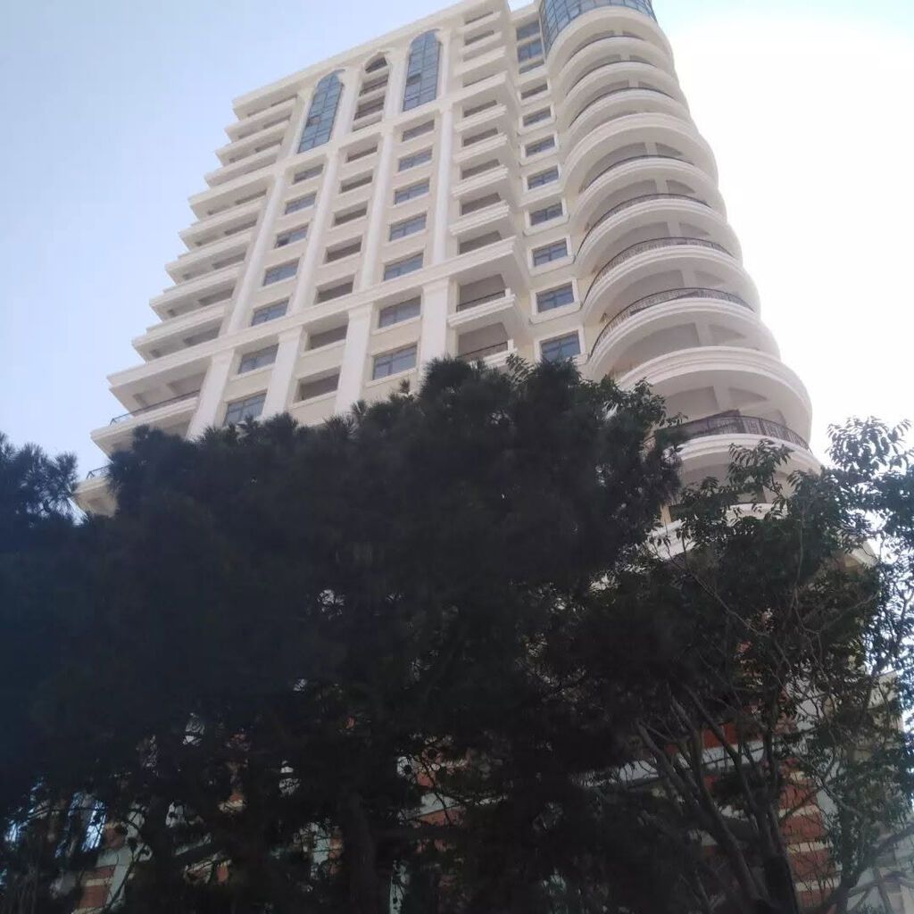 3 otaqlı, Yeni tikili, 144 kv. m