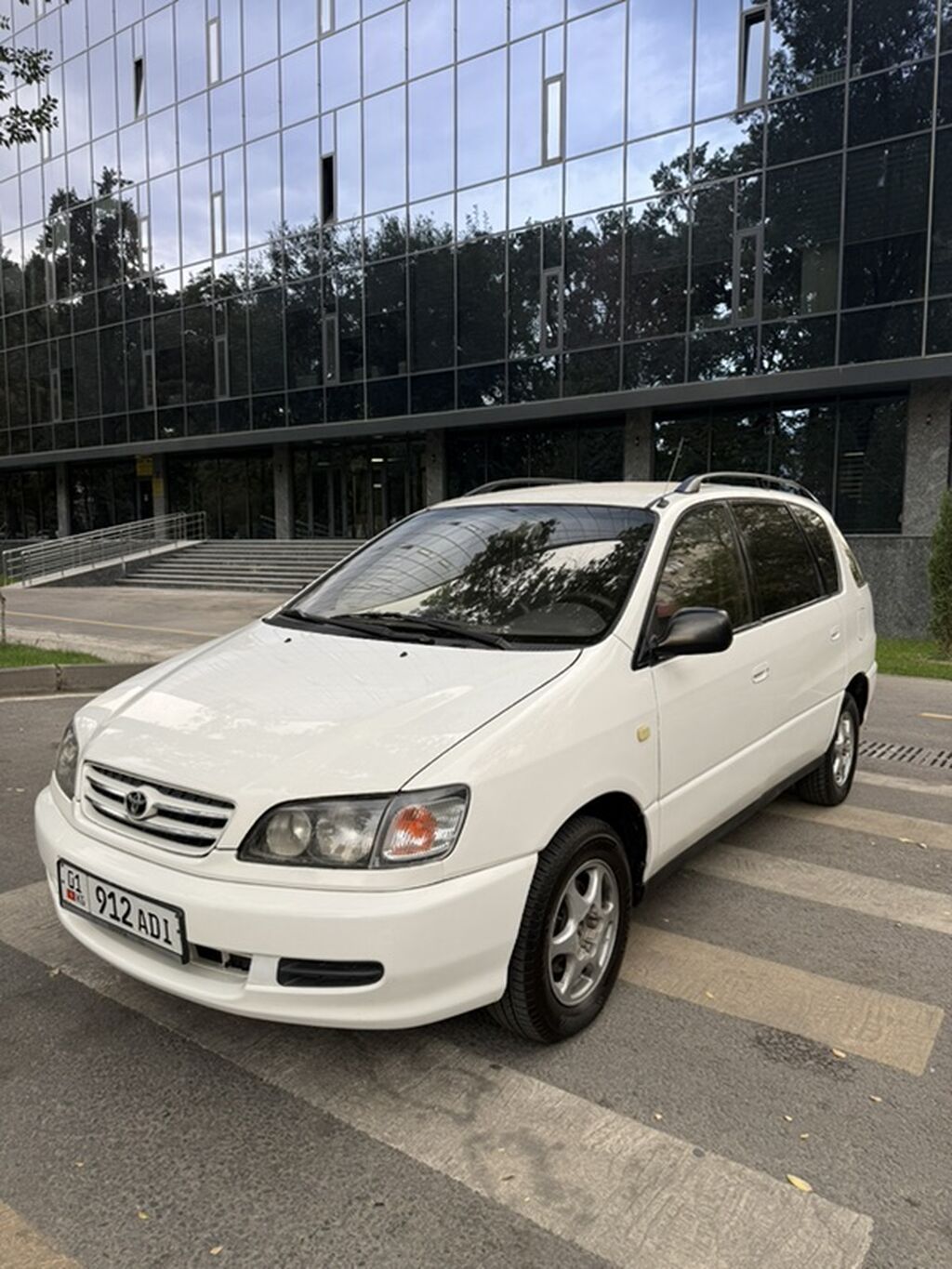Toyota Picnic: 1996 г., 2 л, Автомат, Бензин, Минивэн: фото 3