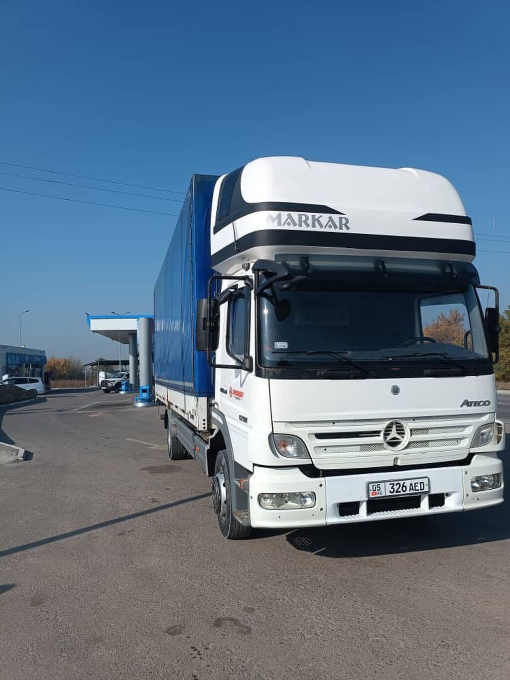 Тентованный грузовик Mercedes-Benz Atego с фургоном «штора». Основные: фото 4