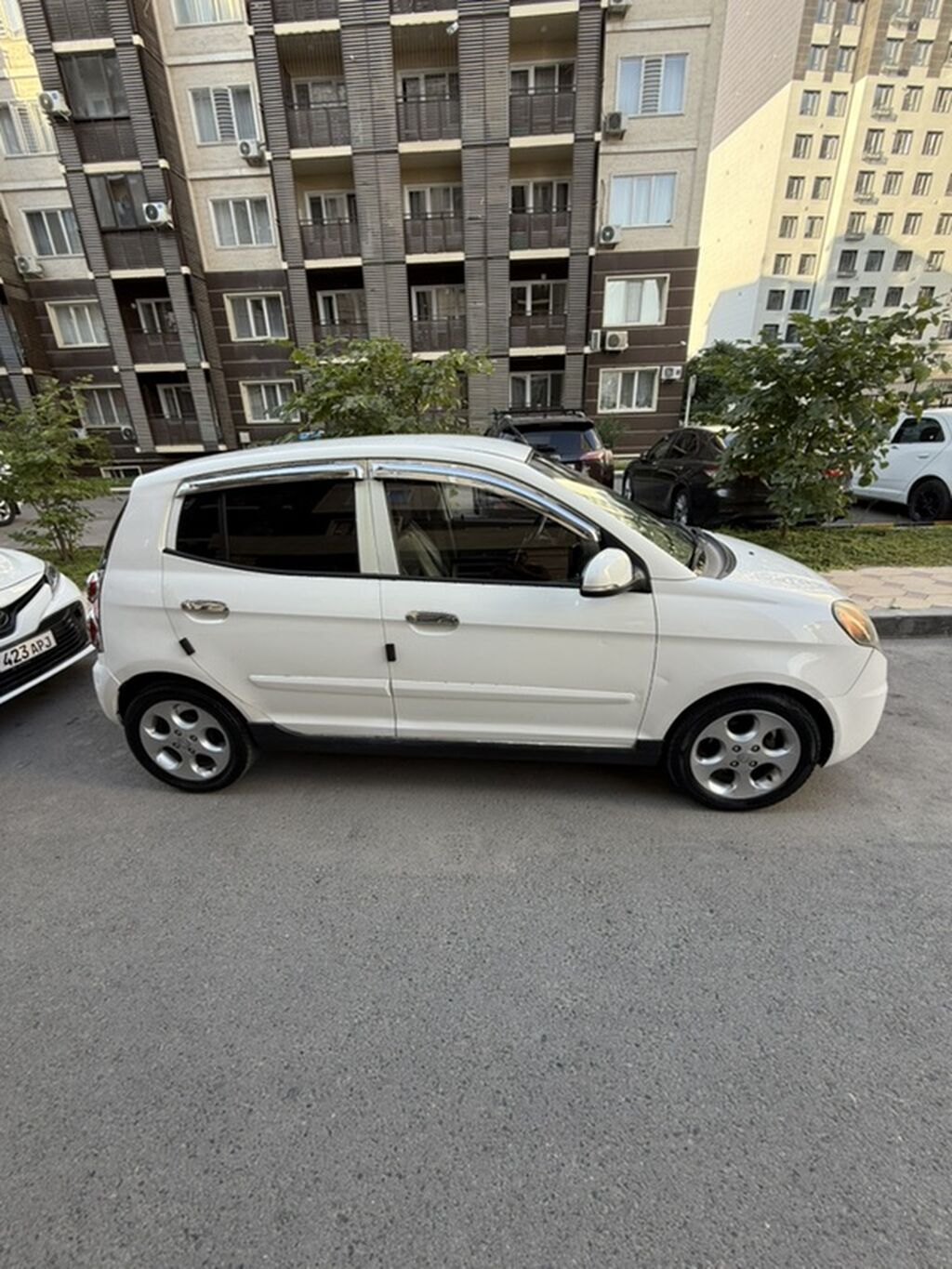 Kia Morning: 2010 г., 1 л, Автомат, Бензин, Хэтчбэк: фото 2