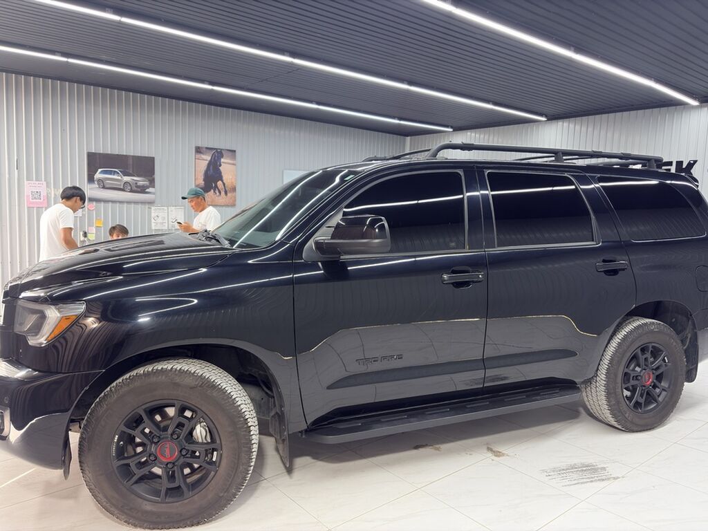 Toyota Sequoia: 2020 г., 5.7 л, Автомат, Бензин, Внедорожник: фото 2