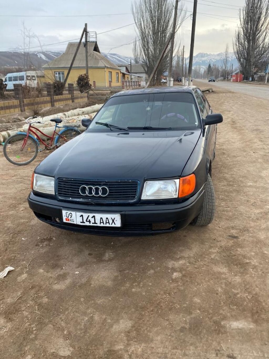 Audi 100: 1993 г., 2 л, Механика, Бензин, Седан: фото 3
