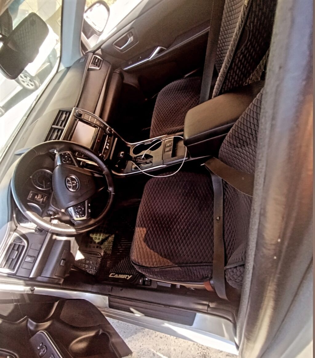 Toyota Camry: 2017 г., 2.5 л, Автомат, Гибрид, Седан: фото 7