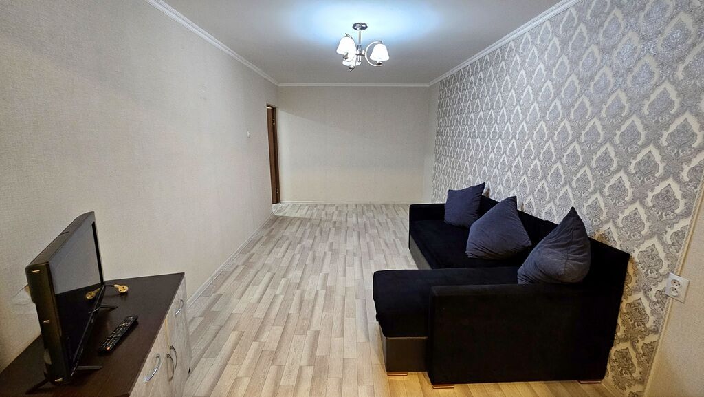 1 комната, 39 м², 6 мкр 104 серия, 3 этаж, Евроремонт: фото 2