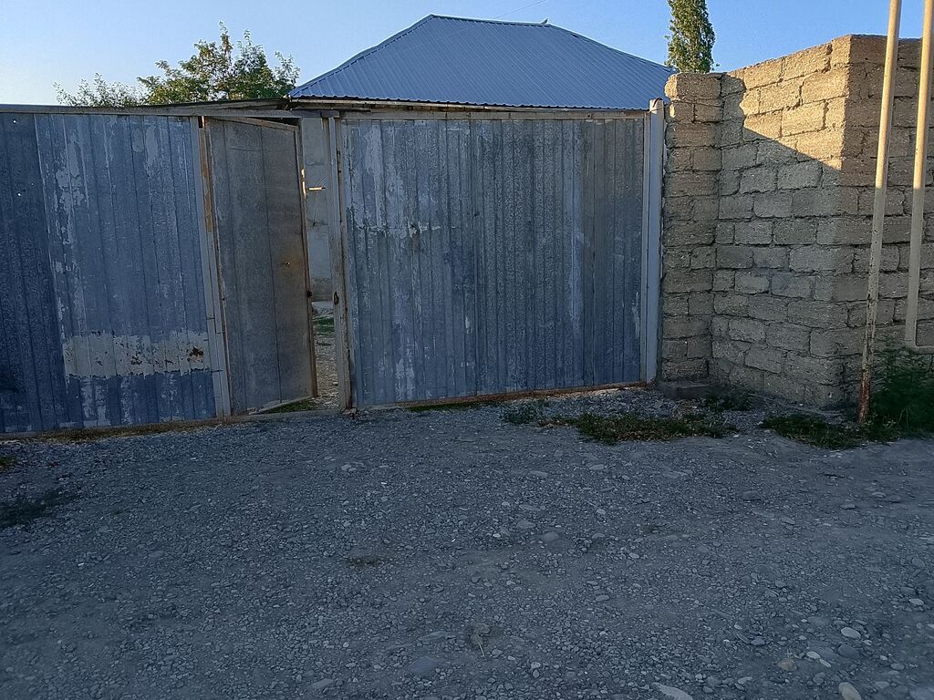2 otaqlı, 80 kv. m, Təmirsiz