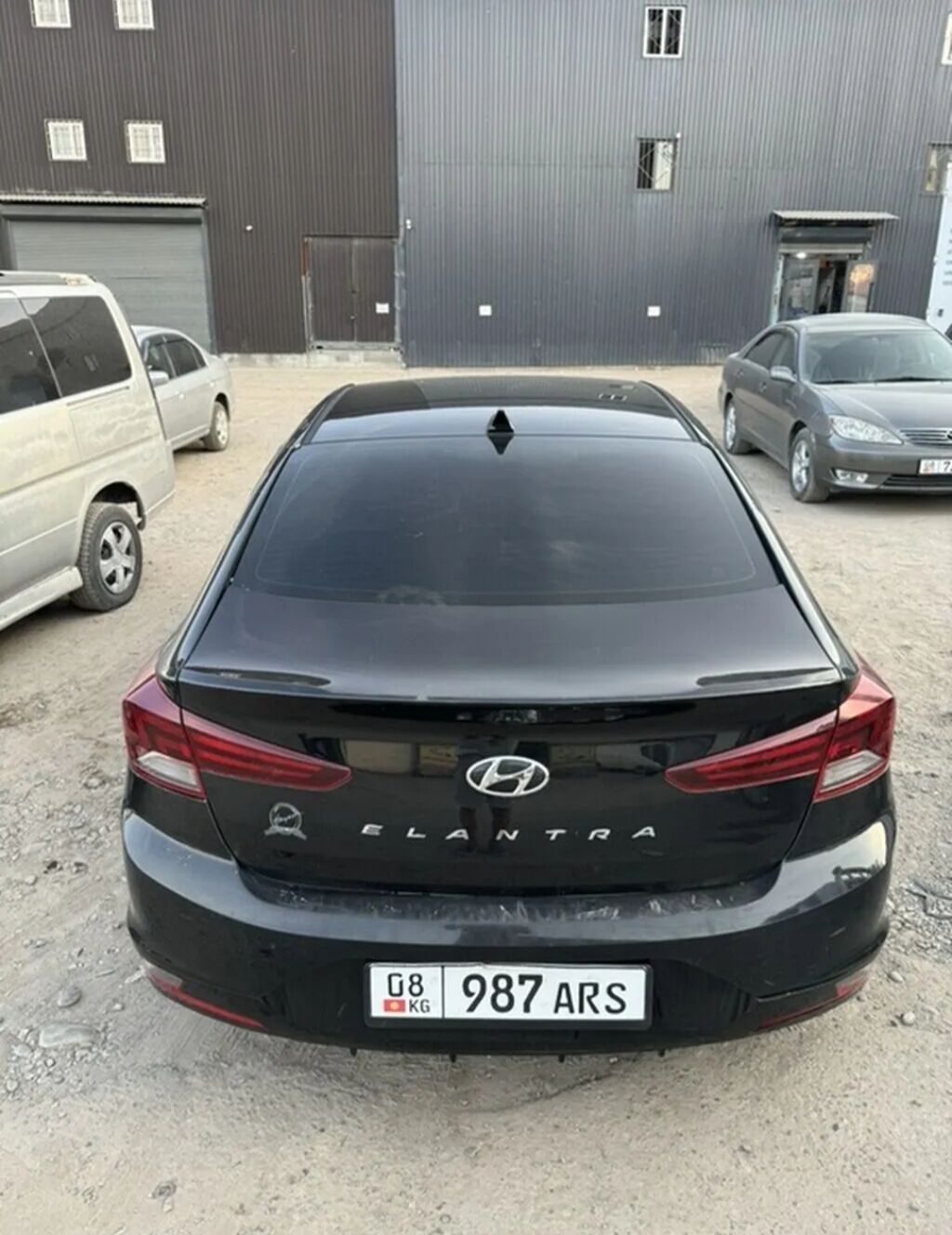 Hyundai Elantra: 2018 г., 2 л, Автомат, Бензин, Седан: фото 3