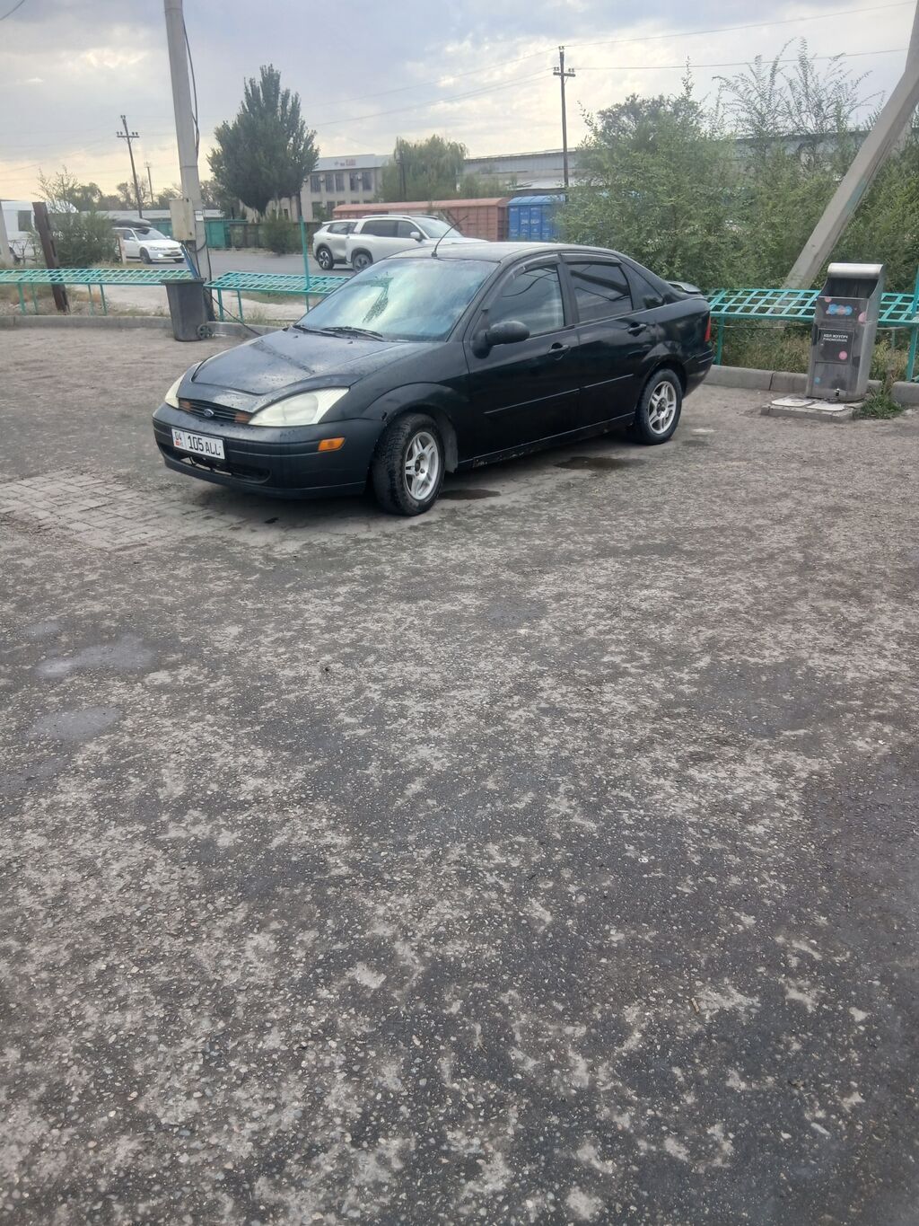 Ford Focus: 2000 г., 2 л, Автомат, Бензин, Седан: фото 2