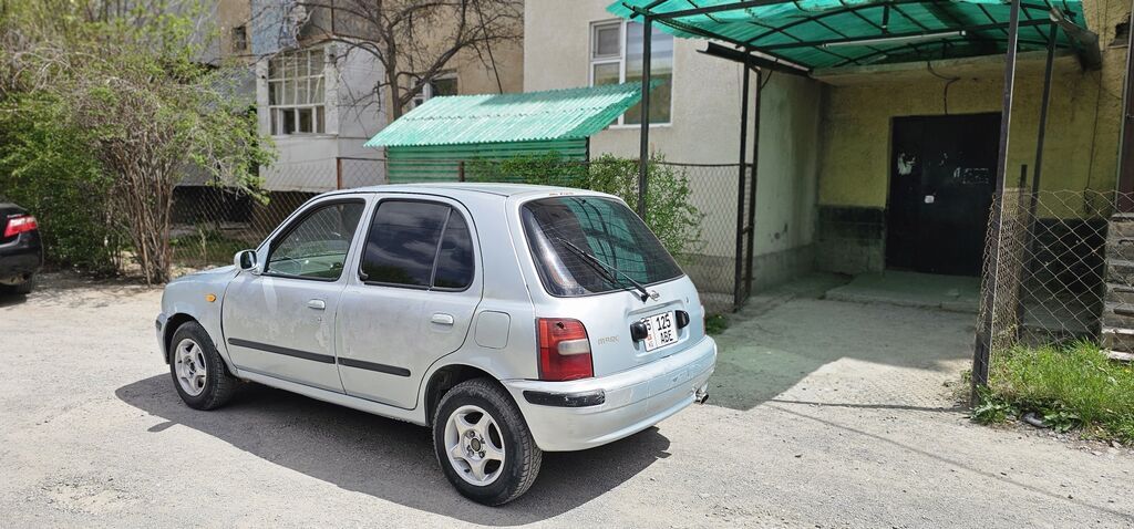 Nissan March: 1998 г., 1.3 л, Автомат, Бензин, Хэтчбэк: фото 4